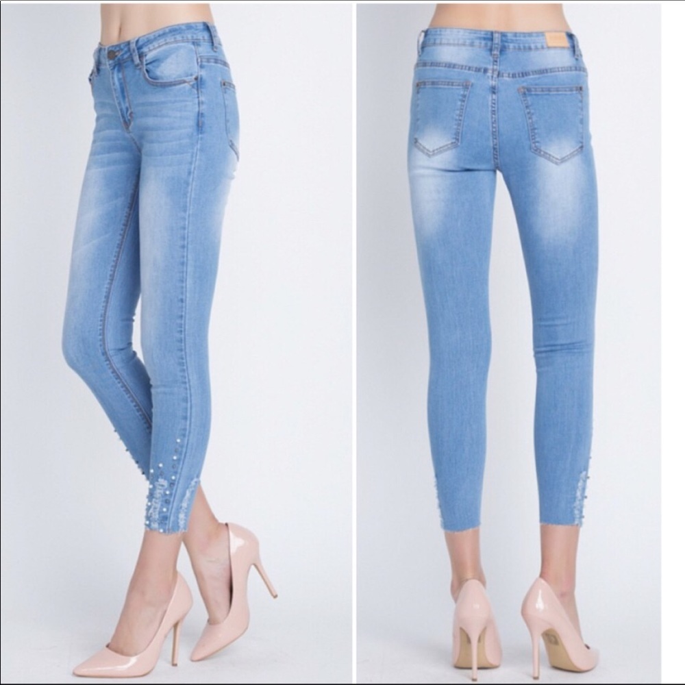 💐JEANS WITH PEARL EMBELLISHMENT AT THE HEM